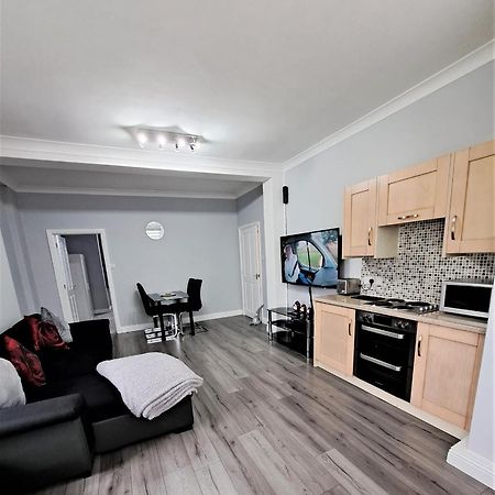 斯沃尼奇Large Flat Quite Location Modern And Well Equipped公寓 外观 照片