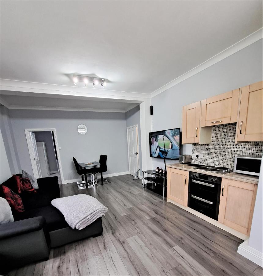 斯沃尼奇Large Flat Quite Location Modern And Well Equipped公寓 外观 照片